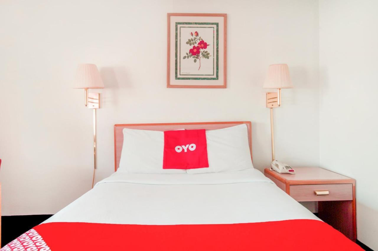 Oyo Hotel Durham West Hills Экстерьер фото